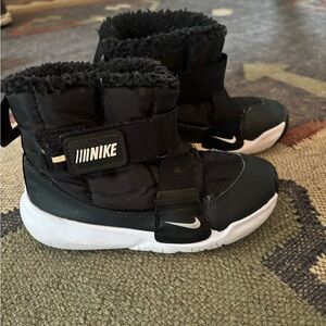 Nike Black Fleece-Lined Shoes